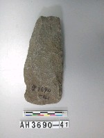 藏品(中型斜刃打製石斧)的圖片